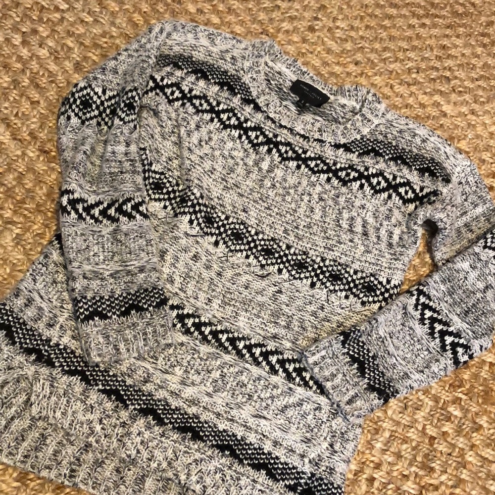 Romeo + Juliet sweater